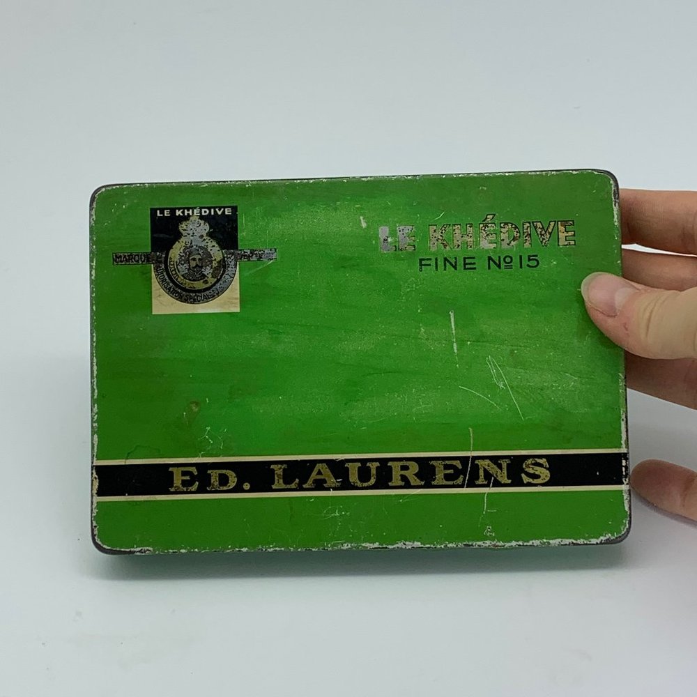 VINTAGE TIN - Le Khedive Ed. Laurens Cigarettes Tin